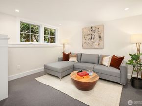 2561 10th Avenue W, Seattle WA 98119