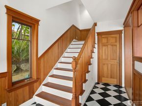 1725 Arch Ave SW, Seattle WA 98116