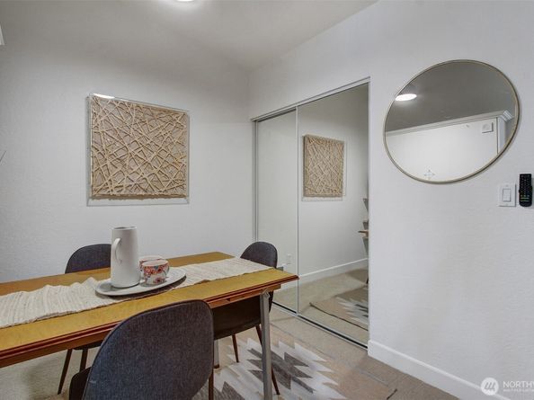 9512 1st Avenue NE 402, Seattle WA 98115