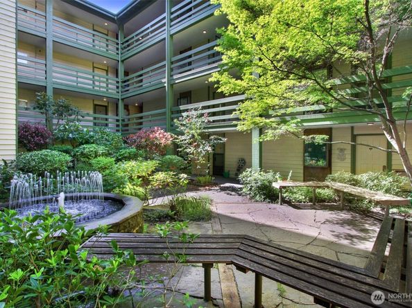 9512 1st Avenue NE 402, Seattle WA 98115