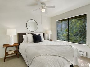 9512 1st Avenue NE 402, Seattle WA 98115