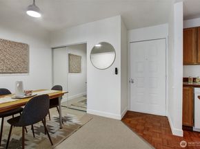 9512 1st Avenue NE 402, Seattle WA 98115