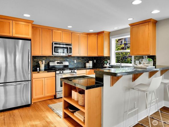 1828 27th Avenue B, Seattle WA 98122