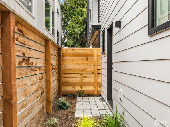 9219 A 14th Avenue NW, Seattle WA 98117