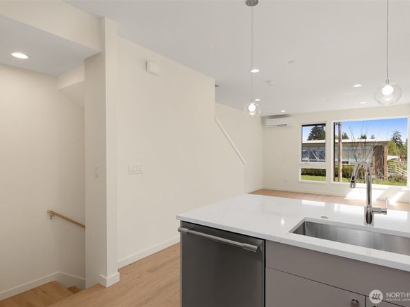 9219 A 14th Avenue NW, Seattle WA 98117