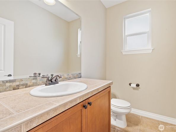 762 Ilwaco Place NE, Renton WA 98059