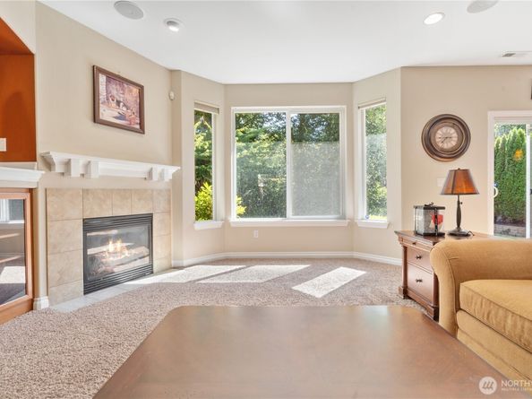 762 Ilwaco Place NE, Renton WA 98059