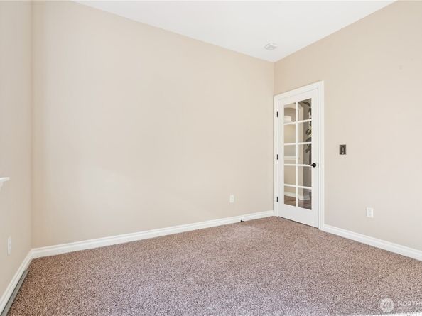 762 Ilwaco Place NE, Renton WA 98059