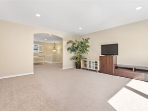 762 Ilwaco Place NE, Renton WA 98059