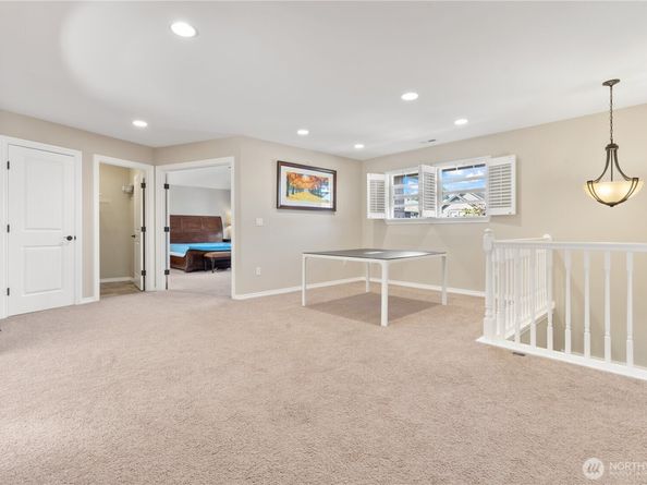 762 Ilwaco Place NE, Renton WA 98059