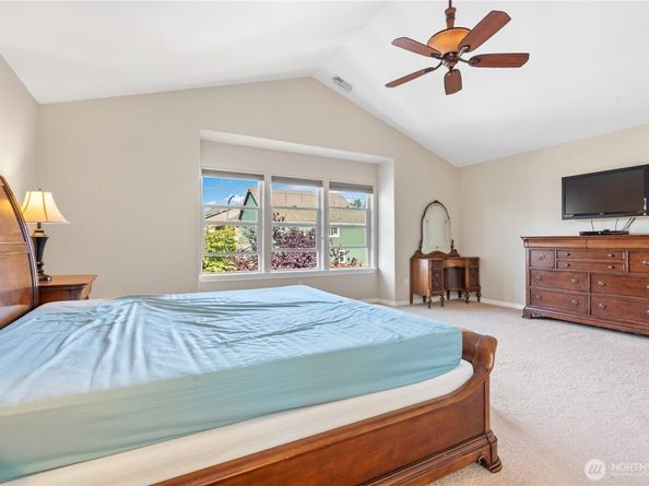 762 Ilwaco Place NE, Renton WA 98059