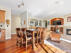 762 Ilwaco Place NE, Renton WA 98059