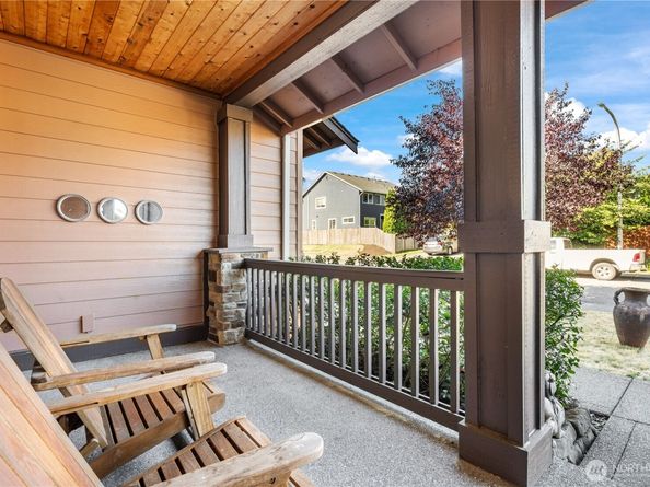 762 Ilwaco Place NE, Renton WA 98059