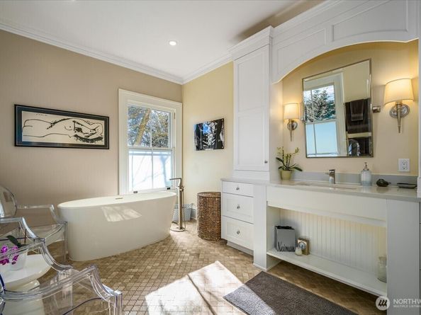 4200 Washington Avenue W, Seattle WA 98199