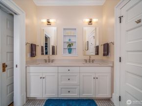 4200 Washington Avenue W, Seattle WA 98199