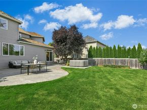 2070 277th Avenue SE, Sammamish WA 98075