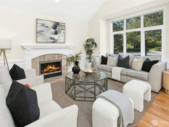 2070 277th Avenue SE, Sammamish WA 98075