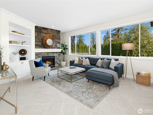 2070 277th Avenue SE, Sammamish WA 98075