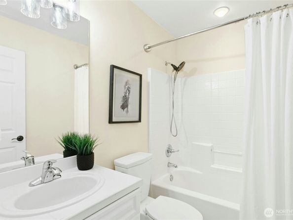 2070 277th Avenue SE, Sammamish WA 98075