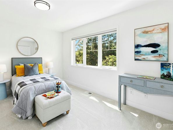 2070 277th Avenue SE, Sammamish WA 98075