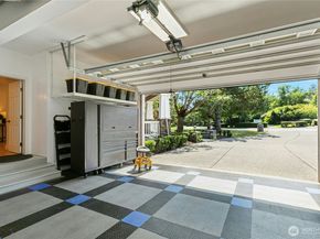 2070 277th Avenue SE, Sammamish WA 98075