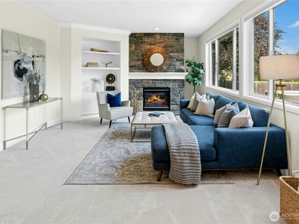 2070 277th Avenue SE, Sammamish WA 98075