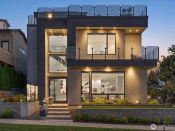 903 N 33rd Place