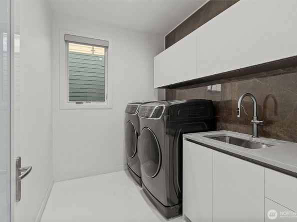 903 N 33rd Place, Renton WA 98056