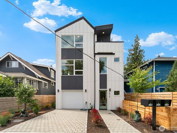 2927 39th Avenue SW, Seattle WA 98116