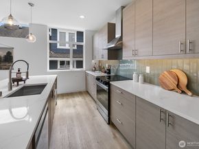 2927 39th Avenue SW, Seattle WA 98116