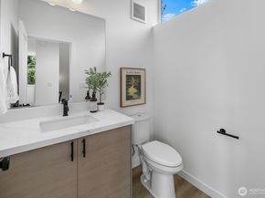 2927 39th Avenue SW, Seattle WA 98116
