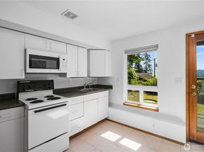 17880 Purves Avenue NE, Suquamish WA 98392