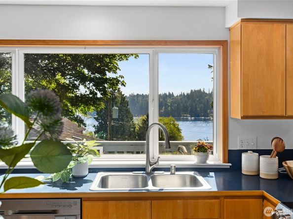 17880 Purves Avenue NE, Suquamish WA 98392