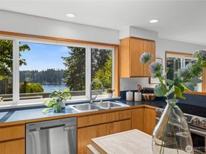 17880 Purves Avenue NE, Suquamish WA 98392