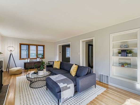 10345 Ashworth Avenue N, Seattle WA 98133