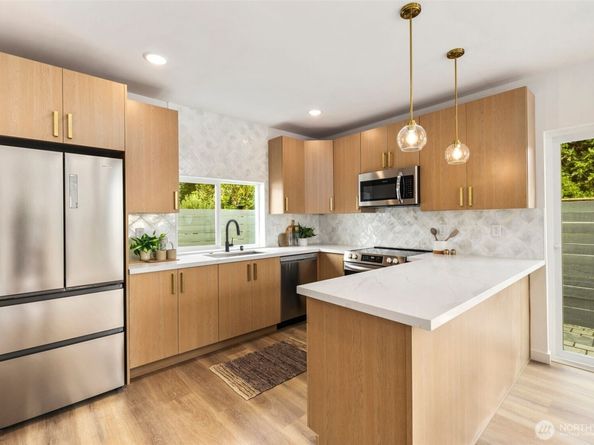 822 B S Sullivan Street, Seattle WA 98108