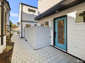 822 B S Sullivan Street, Seattle WA 98108