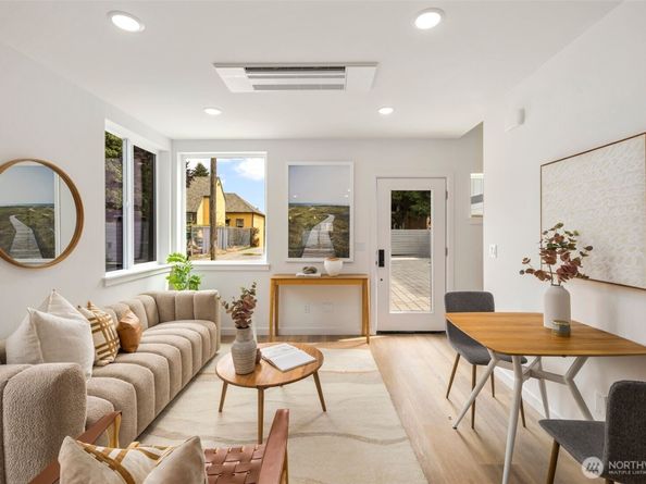 822 B S Sullivan Street, Seattle WA 98108