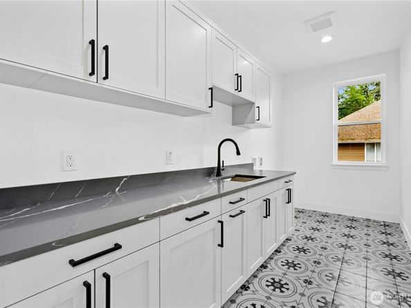 1801 Redmond Place NE, Renton WA 98056