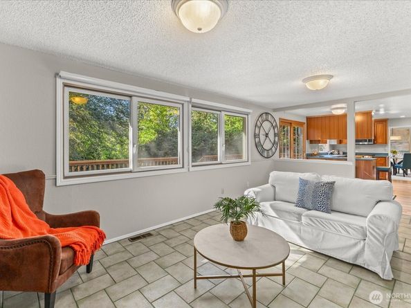 18529 NE 184th Street, Woodinville WA 98077