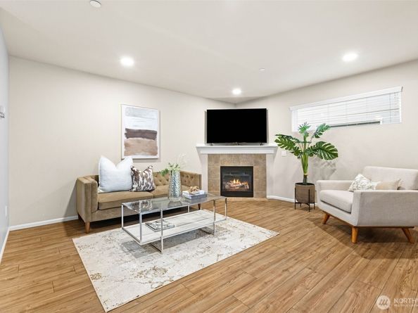 19312 1st Ave W 4, Bothell WA 98012