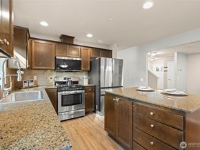 19312 1st Ave W 4, Bothell WA 98012