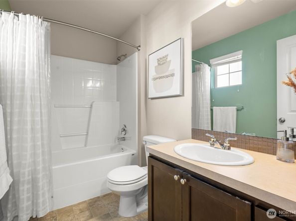 19312 1st Ave W 4, Bothell WA 98012