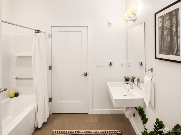 1494 NW 75th Street, Seattle WA 98117