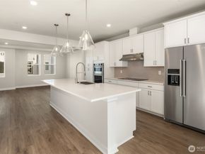 9016 NE 203rd Court B, Bothell WA 98011