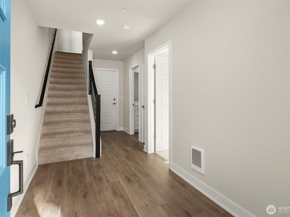 9016 NE 203rd Court B, Bothell WA 98011