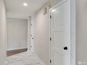 9715 NE Juanita Drive 206B, Kirkland WA 98034