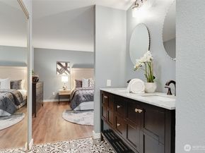 9715 NE Juanita Drive 206B, Kirkland WA 98034