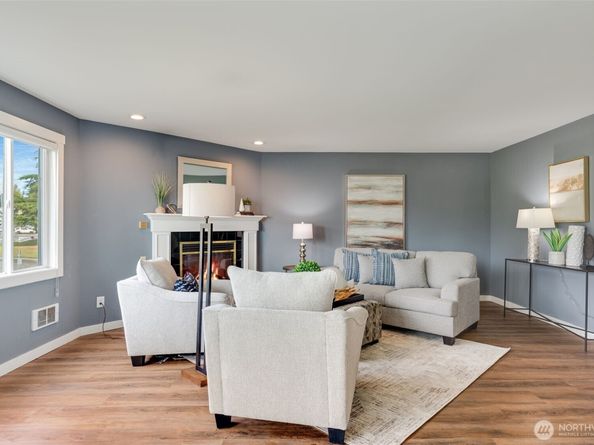 9715 NE Juanita Drive 206B, Kirkland WA 98034