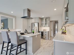 9715 NE Juanita Drive 206B, Kirkland WA 98034